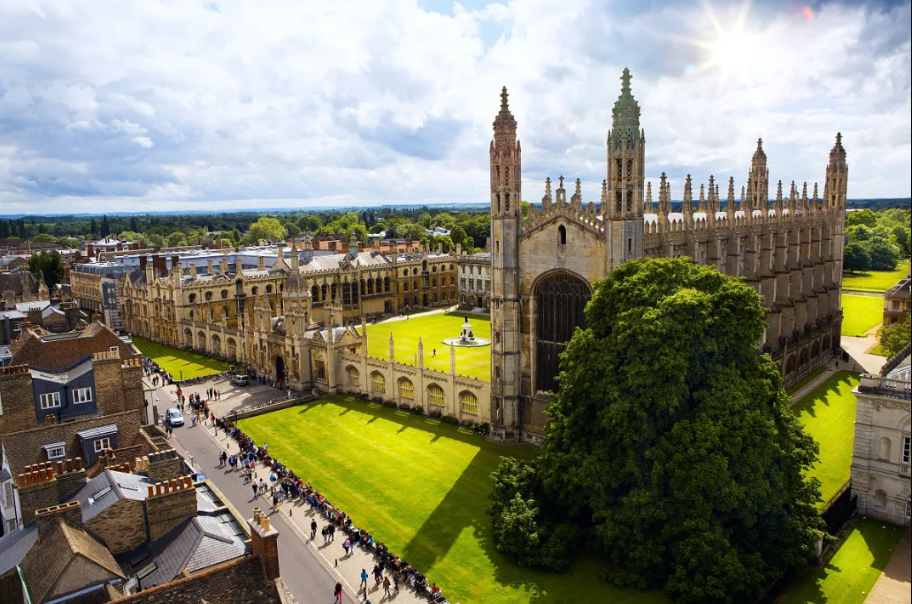 【小码王研学】2025年暑假英国百年私校微留学独立营(图34) 【小码王研学】2025年暑假英国百年私校微留学独立营(图34)