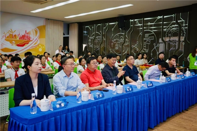 小码王助力上海信息学人才培养计划 共铸青少年科技创新教育新标杆(图2) 小码王助力上海信息学人才培养计划 共铸青少年科技创新教育新标杆(图2)