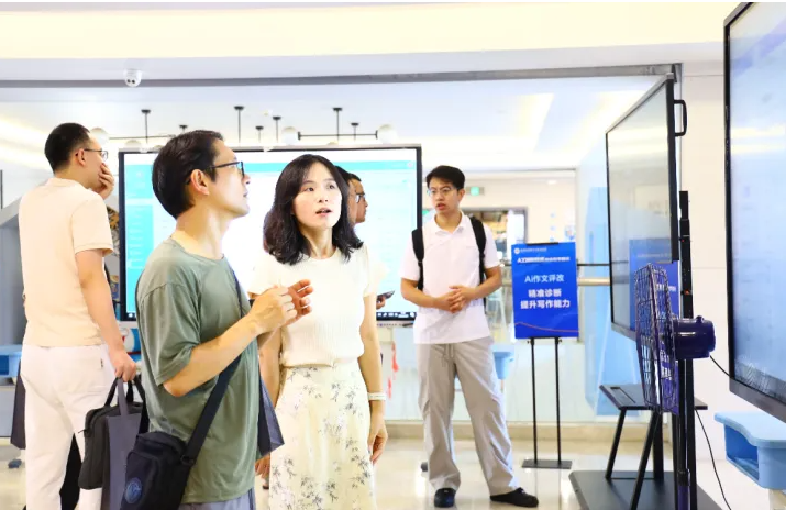 政策落地!杭州市中小学9月起全面开设人工智能通识课程!(图3) 政策落地!杭州市中小学9月起全面开设人工智能通识课程!(图3)