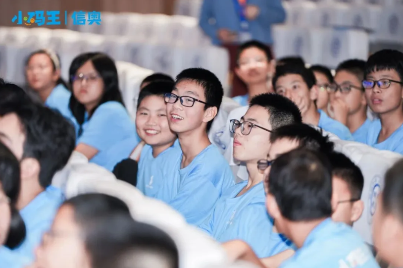 小码王全国校区暖心送考,千余名CSP考生逐梦信奥赛场(图14) 小码王全国校区暖心送考,千余名CSP考生逐梦信奥赛场(图14)