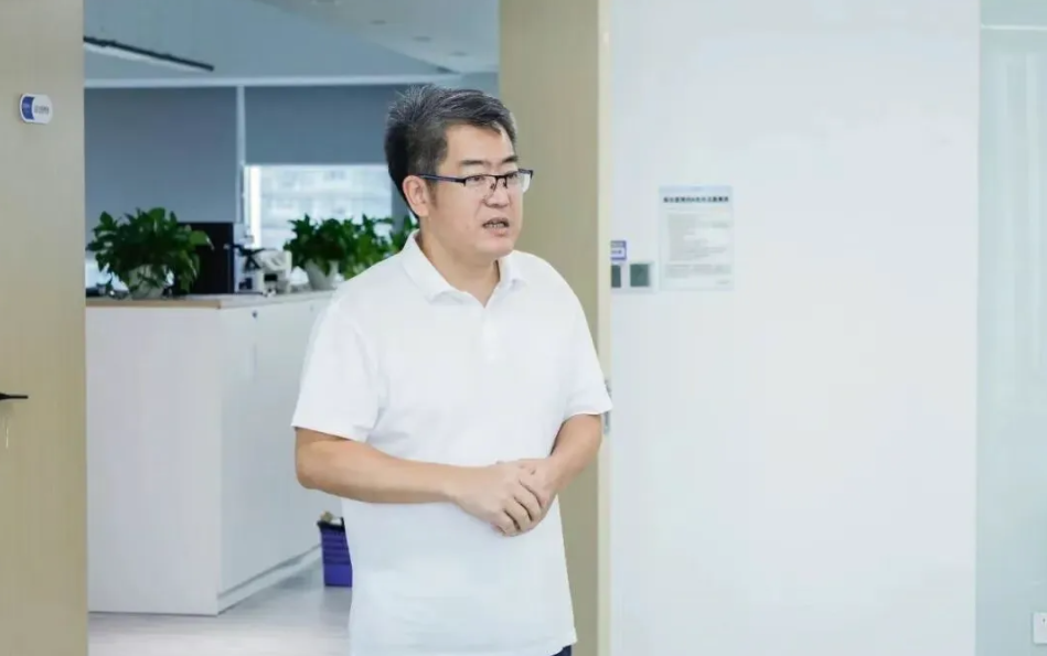小码王创始人王江有受邀出席杭州市江山商会活动,畅谈创业管理与未来教育(图2) 小码王创始人王江有受邀出席杭州市江山商会活动,畅谈创业管理与未来教育(图2)