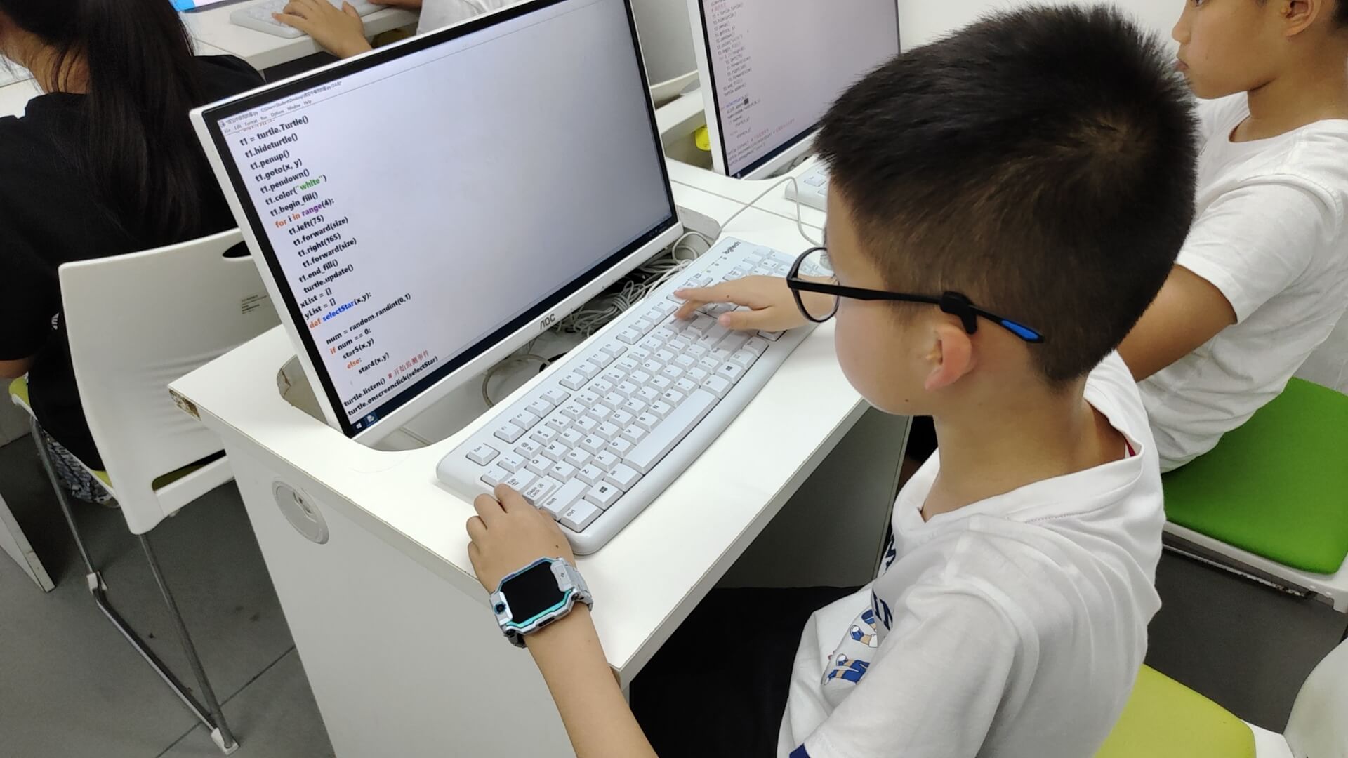 45454.jpg 小孩报编程班到底有没有用?什么样的孩子适合学?怎么选班才不踩坑?(图2)
