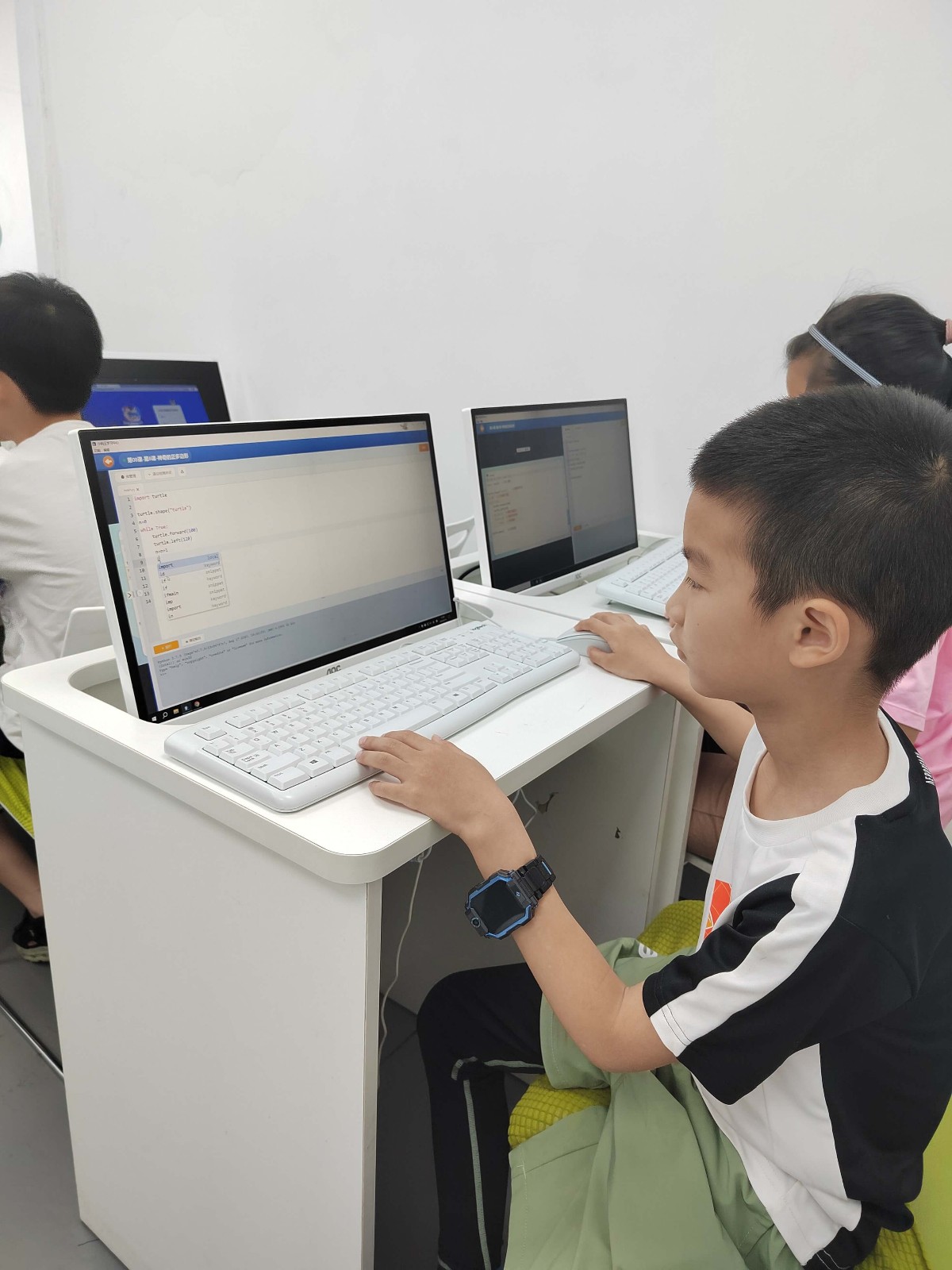 小码王编程怎么样?一年学费多少钱?(图3) 小码王编程怎么样?一年学费多少钱?(图3)