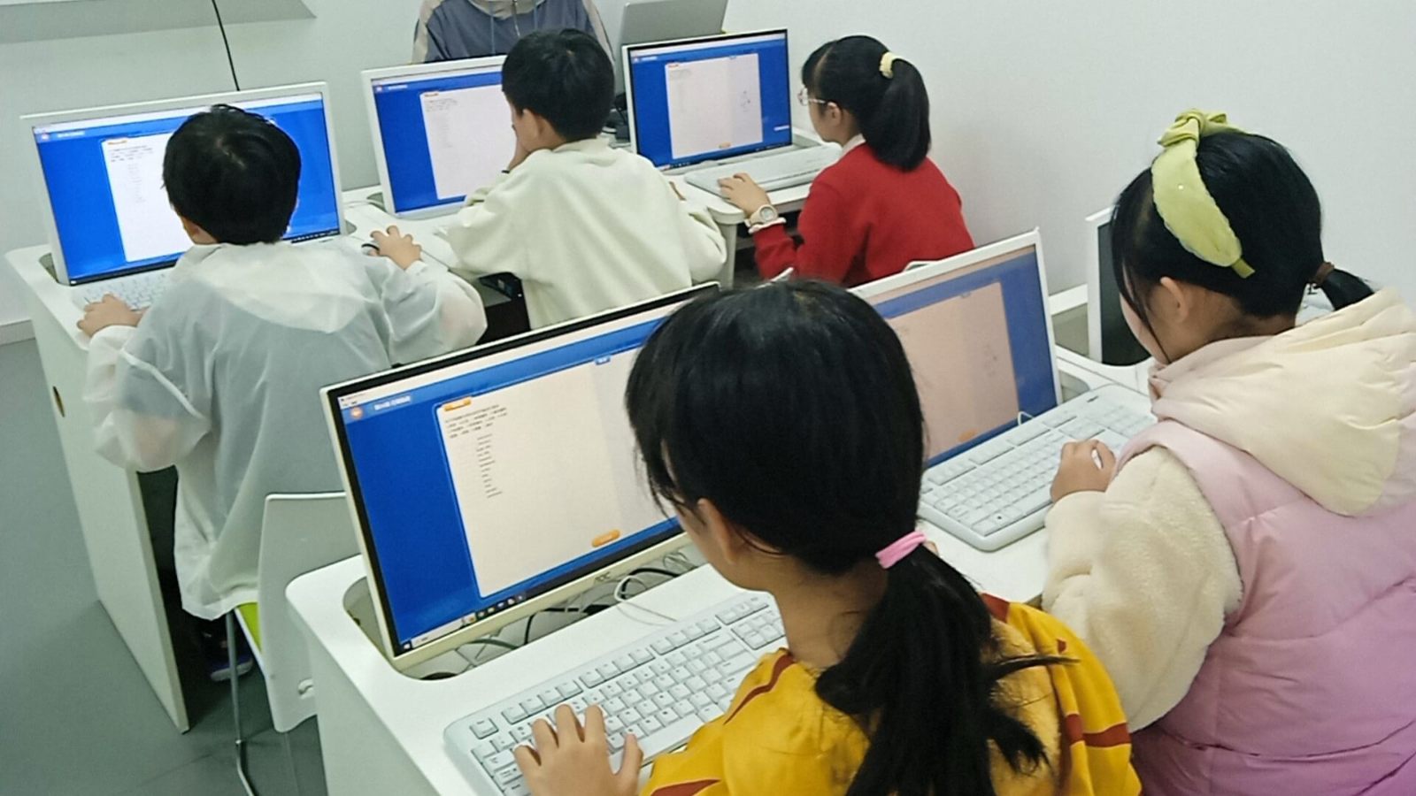 少儿编程哪个机构可靠?从课程、师资到服务,一篇讲清楚怎么选(图2) 少儿编程哪个机构可靠?从课程、师资到服务,一篇讲清楚怎么选(图2)