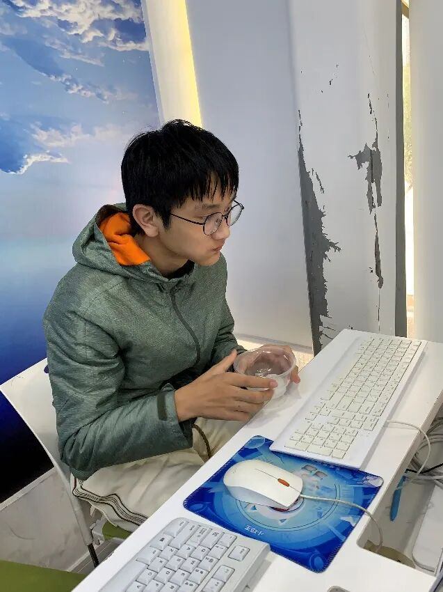 宁波芝士公园校区张谦:14岁,编程近六年,和代码一起长大的少年(图2) 宁波芝士公园校区张谦:14岁,编程近六年,和代码一起长大的少年(图2)