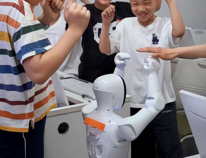 小码王正式发布AI化课程新体系:三条成长路径,面向每一个孩子的未来(图6) 小码王正式发布AI化课程新体系:三条成长路径,面向每一个孩子的未来(图6)