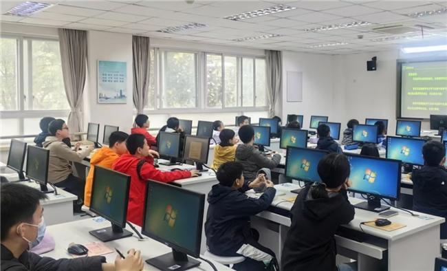  百度首页 宝爸李老头 小码王上海维璟校区璀璨启幕，打造沪上少儿编程教育新地标(图4)
