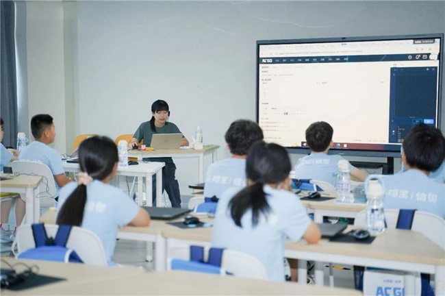 2026 信息学奥赛备考指南|小码王 C++ 信奥课程,培养路径与阶段规划(图3) 2026 信息学奥赛备考指南|小码王 C++ 信奥课程,培养路径与阶段规划(图3)