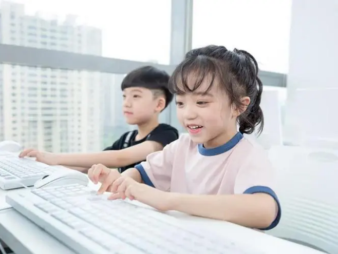 孩子学编程哪个品牌好,家长如何选择少儿编程培训机构?(图2) 孩子学编程哪个品牌好,家长如何选择少儿编程培训机构?