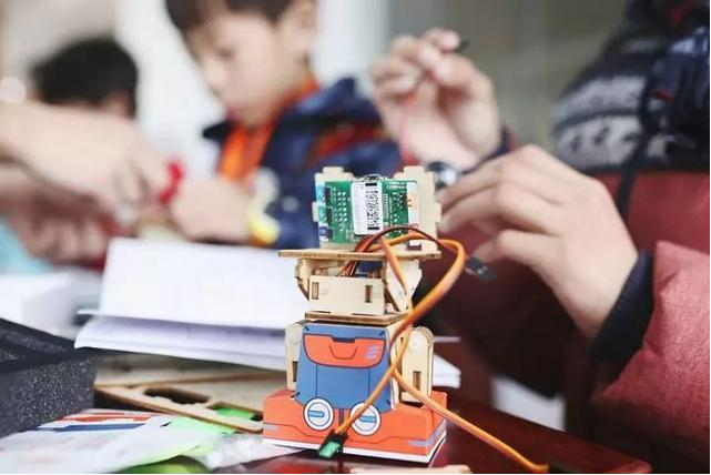 少儿编程可以学到什么?为什么要让孩子学少儿编程?(图1) 少儿编程可以学到什么?为什么要让孩子学少儿编程?(图1)