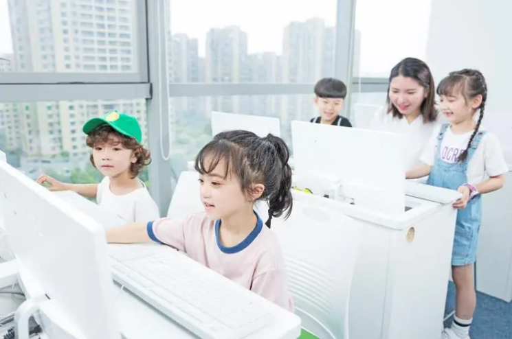 少儿编程有没有必要学?小码王编程来告诉你!(图1) 少儿编程有没有必要学?小码王编程来告诉你!
