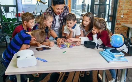 如何培养孩子的思考能力,学少儿编程怎么样?(图2) 如何培养孩子的思考能力,学少儿编程怎么样?(图2)