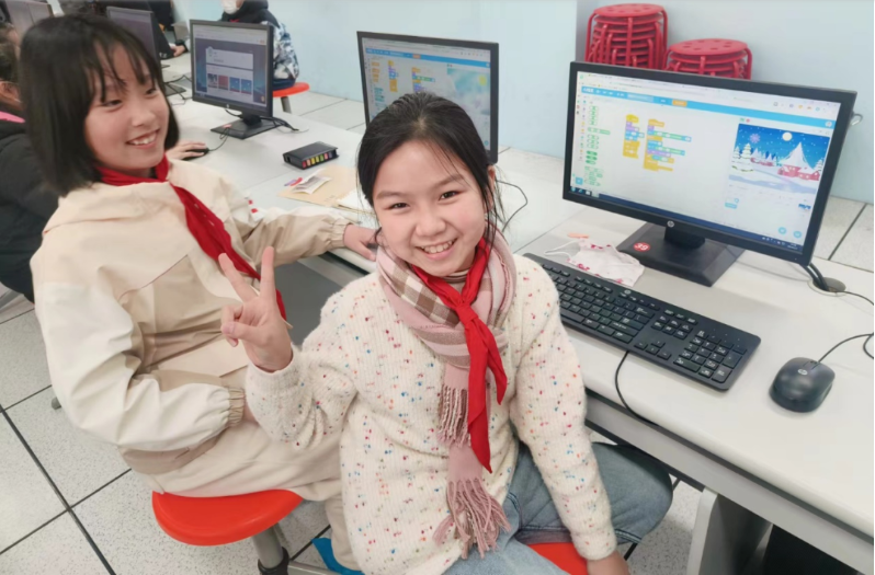 做好科学教育加法,红旗小学携手小码王推动科学教育发展新篇(图3) 做好科学教育加法,红旗小学携手小码王推动科学教育发展新篇(图3)
