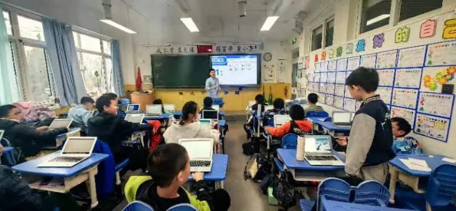 【北京】中国人民大学附属小学携手小码王推出少儿编程社团课(图3) 【北京】中国人民大学附属小学携手小码王推出少儿编程社团课(图3)