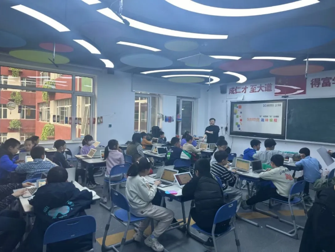 【北京】中国人民大学附属小学携手小码王推出少儿编程社团课(图4) 【北京】中国人民大学附属小学携手小码王推出少儿编程社团课(图4)