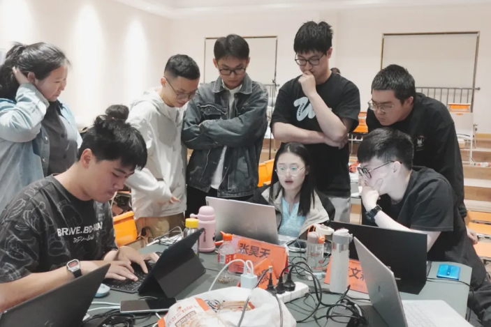双轮驱动全方位锻造教学精英,小码王2024年度精英师训顺利收官(图6) 双轮驱动全方位锻造教学精英,小码王2024年度精英师训顺利收官(图6)