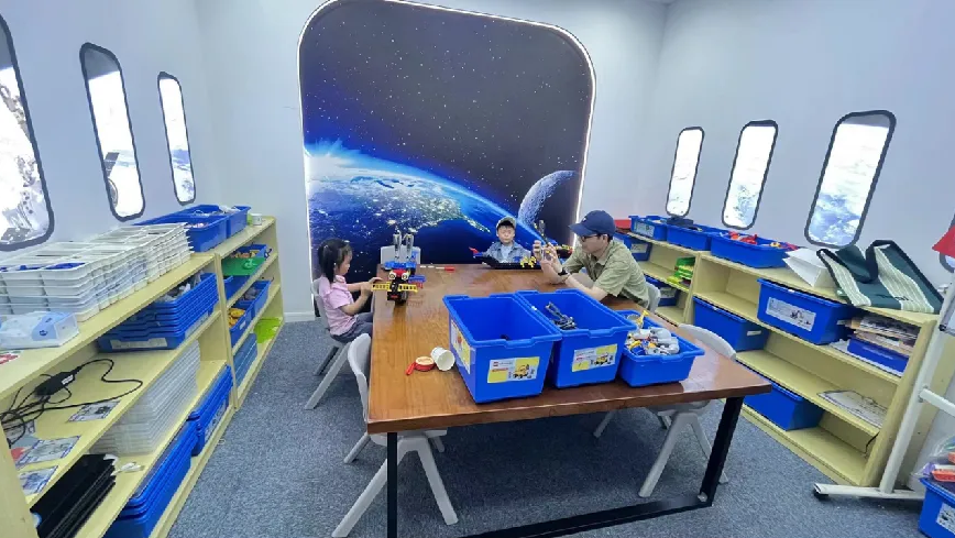 小码王4-6岁儿童专属乐高机器人课火热上线!(图10) 小码王4-6岁儿童专属乐高机器人课火热上线!(图10)